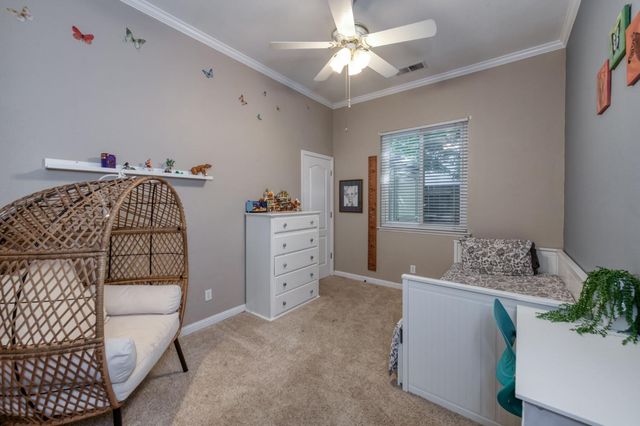 1124 Oak Avenue, Clovis, CA 93611