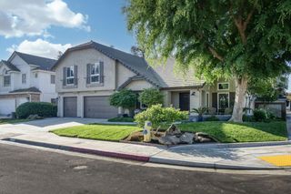 1124 Oak Avenue, Clovis, CA 93611