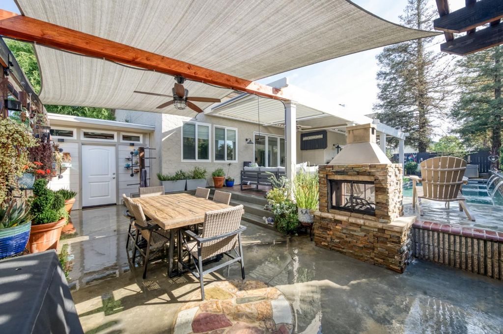 Image 19 of property listing at 1124 Oak Avenue, Clovis, CA 93611