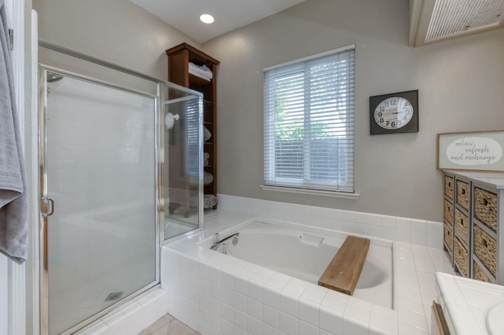 Image 29 of property listing at 1124 Oak Avenue, Clovis, CA 93611