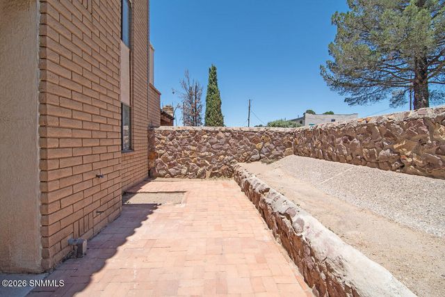 2930 Claude Dove Drive APT 2, Las Cruces, NM 88011