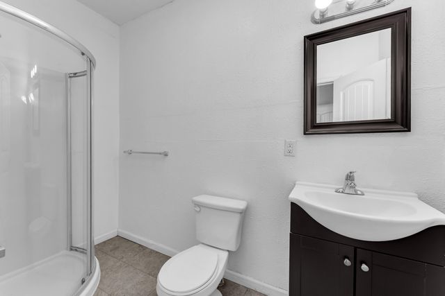 1511 N Lyon Avenue, Springfield, MO 65803