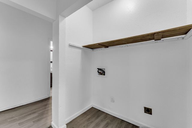 1511 N Lyon Avenue, Springfield, MO 65803