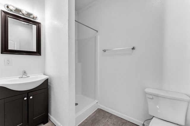 1511 N Lyon Avenue, Springfield, MO 65803