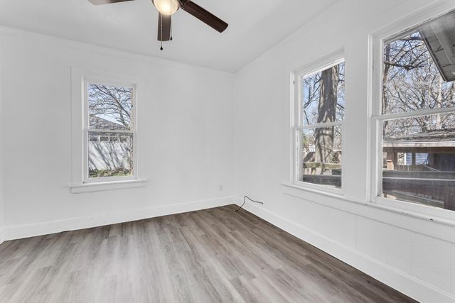 1511 N Lyon Avenue, Springfield, MO 65803