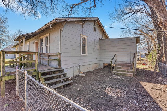 1511 N Lyon Avenue, Springfield, MO 65803