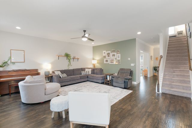 1068 Vanguard Dr, Spring Hill, TN 37174