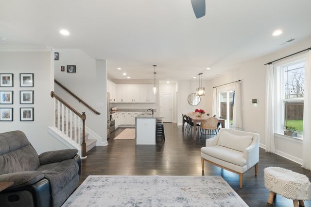 1068 Vanguard Dr, Spring Hill, TN 37174