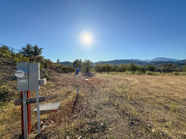 16275 Valparaiso Way, Redding, CA 96001