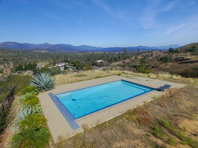 16275 Valparaiso Way, Redding, CA 96001