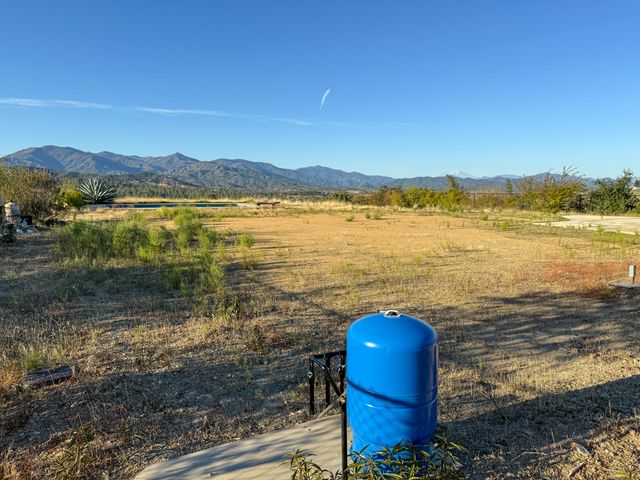 16275 Valparaiso Way, Redding, CA 96001