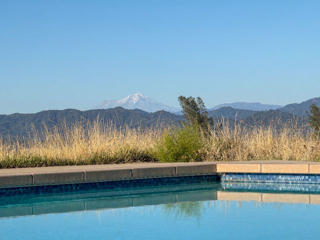 16275 Valparaiso Way, Redding, CA 96001