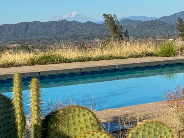 16275 Valparaiso Way, Redding, CA 96001