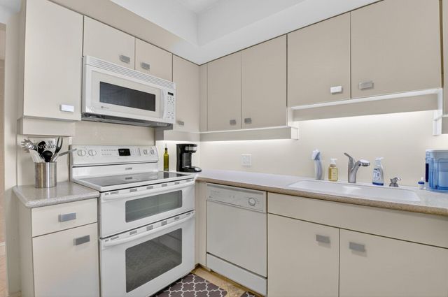 120 S Ocean Boulevard 2-B, Delray Beach, FL 33483