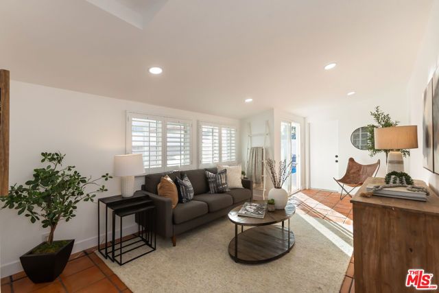 1881 Hackett Avenue, Long Beach, CA 90815