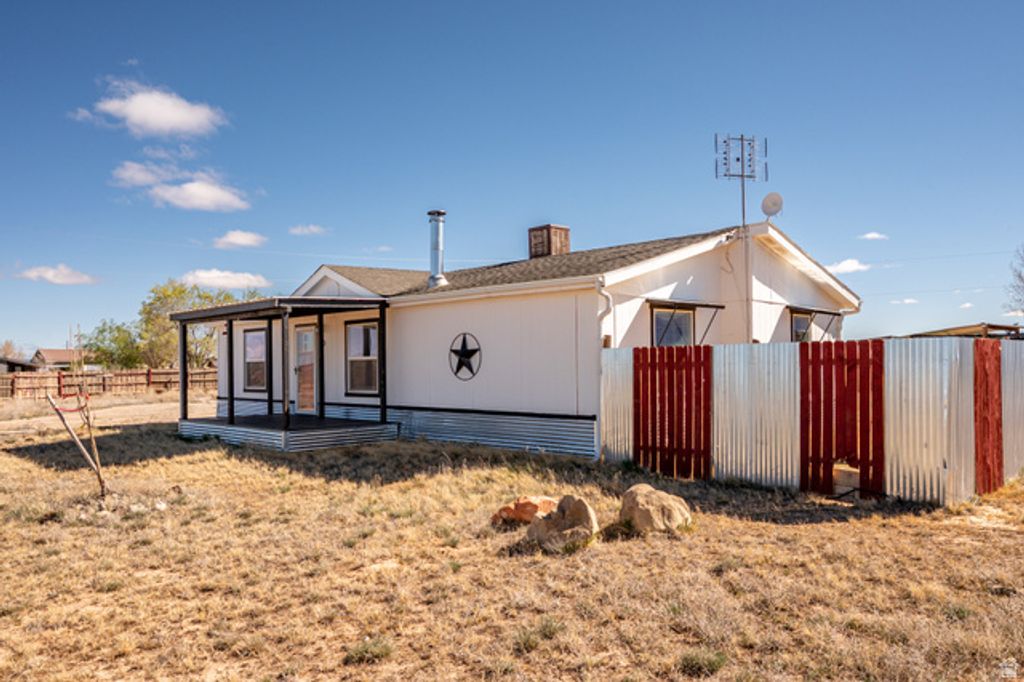 Image 3 of property listing at 5418 N 3575 W, Cedar City, UT 84721