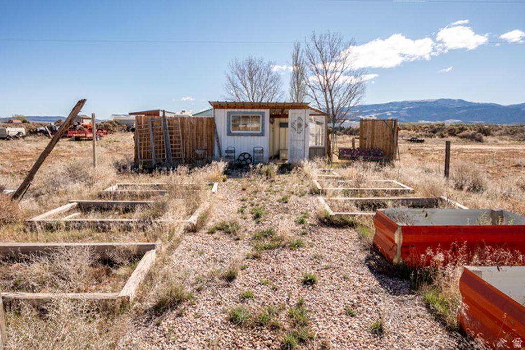 Image 37 of property listing at 5418 N 3575 W, Cedar City, UT 84721