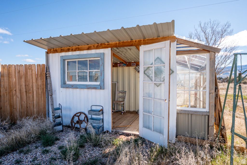 Image 38 of property listing at 5418 N 3575 W, Cedar City, UT 84721
