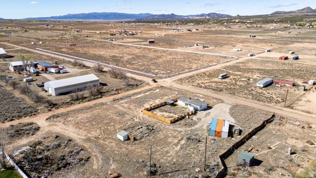 Image 45 of property listing at 5418 N 3575 W, Cedar City, UT 84721