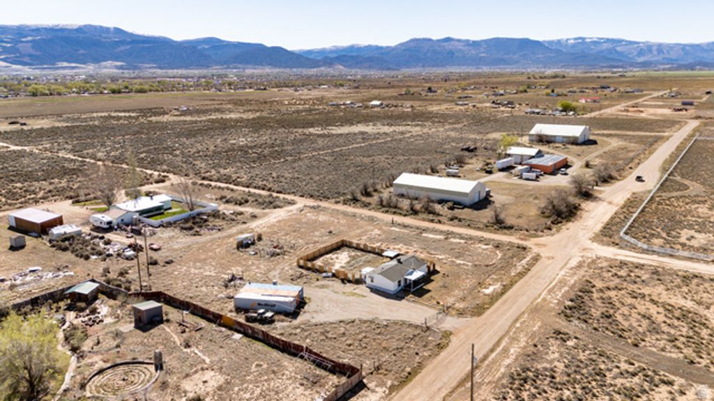 Image 46 of property listing at 5418 N 3575 W, Cedar City, UT 84721