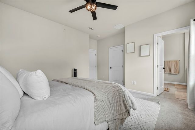 213 Cranesbill Dr, Adams Twp, PA 16046
