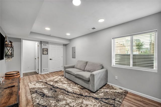 213 Cranesbill Dr, Adams Twp, PA 16046