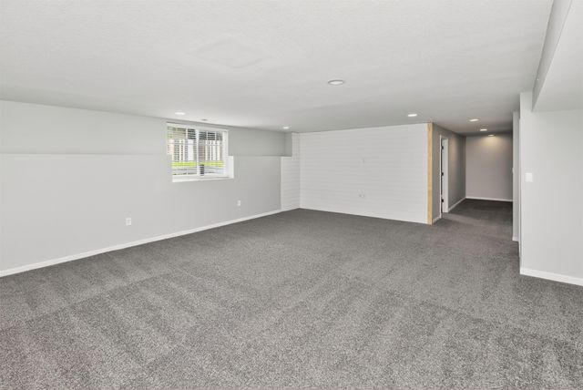 2411 NW Ashland Parkway, Ankeny, IA 50023
