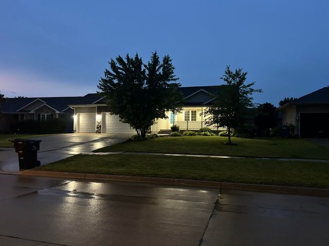 2411 NW Ashland Parkway, Ankeny, IA 50023