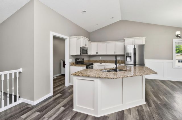 2411 NW Ashland Parkway, Ankeny, IA 50023