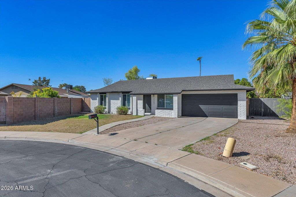 2247 S EMERSON Circle, Mesa, AZ 85210 — photo 2