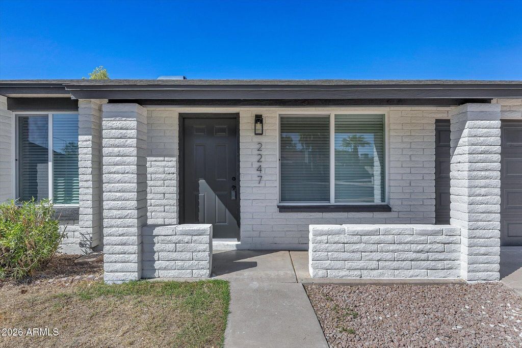 2247 S EMERSON Circle, Mesa, AZ 85210 — photo 3