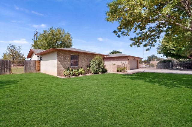 3601 Sunstar Lp Loop SW, Albuquerque, NM 87105