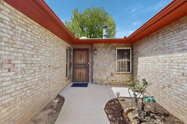 3601 Sunstar Lp Loop SW, Albuquerque, NM 87105