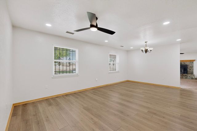 3601 Sunstar Lp Loop SW, Albuquerque, NM 87105