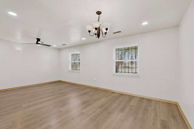 3601 Sunstar Lp Loop SW, Albuquerque, NM 87105