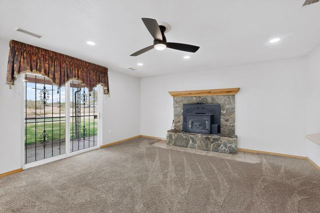 3601 Sunstar Lp Loop SW, Albuquerque, NM 87105