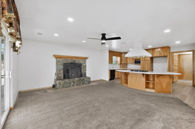 3601 Sunstar Lp Loop SW, Albuquerque, NM 87105