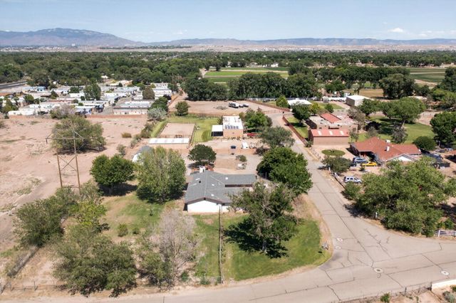 3601 Sunstar Lp Loop SW, Albuquerque, NM 87105