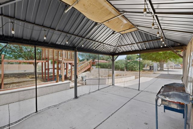 3601 Sunstar Lp Loop SW, Albuquerque, NM 87105