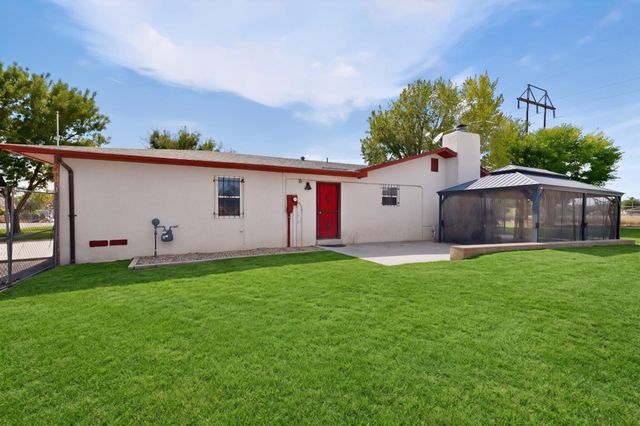 3601 Sunstar Lp Loop SW, Albuquerque, NM 87105