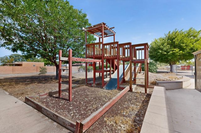 3601 Sunstar Lp Loop SW, Albuquerque, NM 87105
