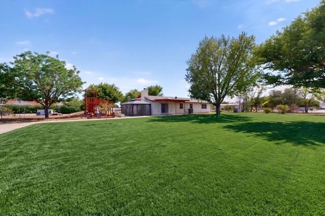 3601 Sunstar Lp Loop SW, Albuquerque, NM 87105