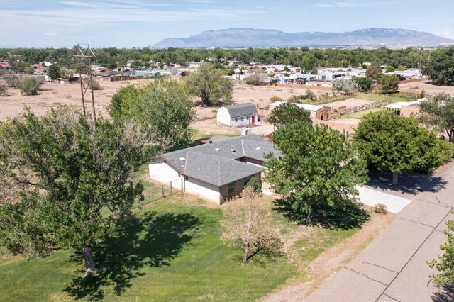 3601 Sunstar Lp Loop SW, Albuquerque, NM 87105