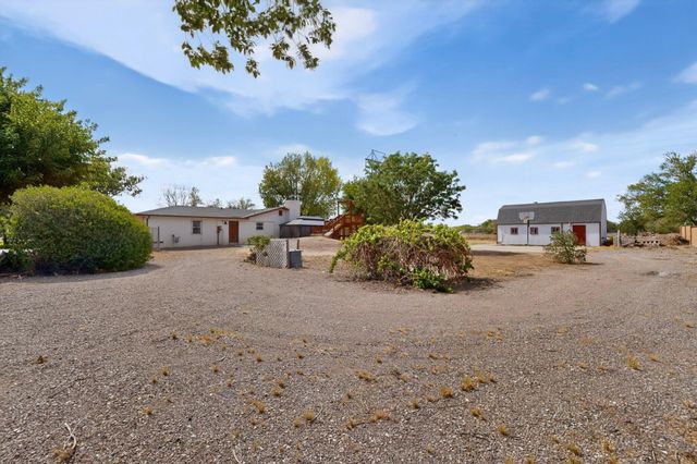 3601 Sunstar Lp Loop SW, Albuquerque, NM 87105