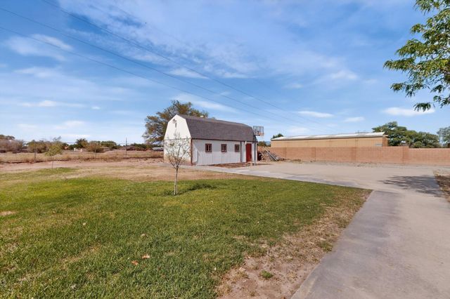 3601 Sunstar Lp Loop SW, Albuquerque, NM 87105