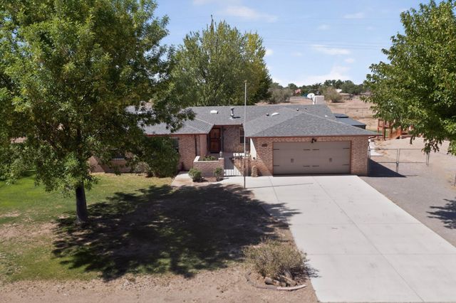 3601 Sunstar Lp Loop SW, Albuquerque, NM 87105