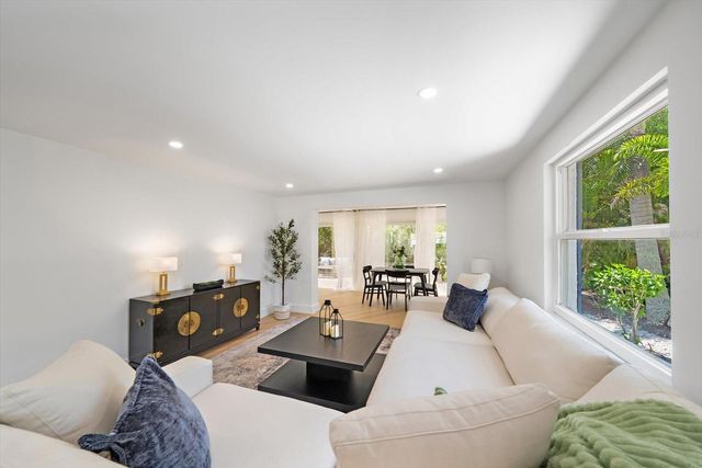 578 SPANISH DRIVE S, Longboat Key, FL 34228