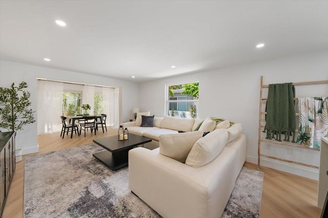 578 SPANISH DRIVE S, Longboat Key, FL 34228