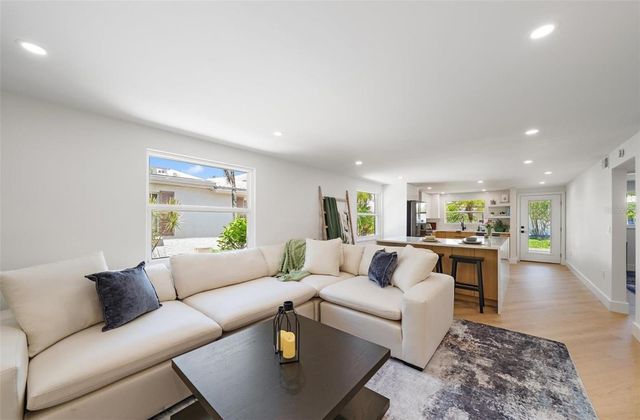 578 SPANISH DRIVE S, Longboat Key, FL 34228