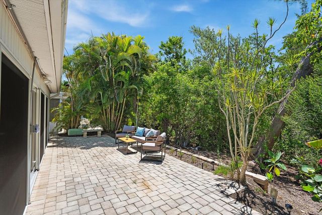 578 SPANISH DRIVE S, Longboat Key, FL 34228